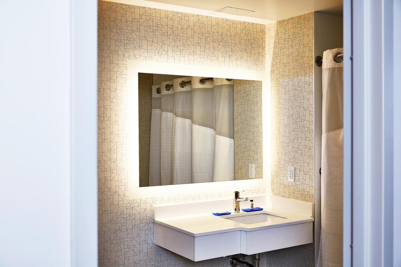 Holiday Inn Express - Nyc Brooklyn - Sunset Park By Ihg New York Exterior photo